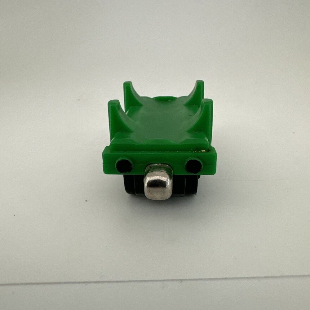 Thomas & Friends Take n Play-Green Log Car 2004 - Picture 4 of 6